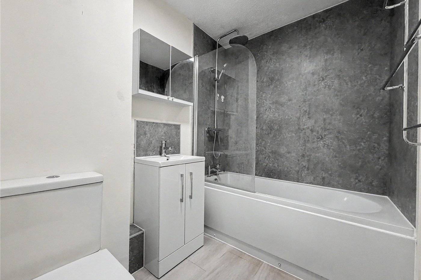 2 bedroom property for sale in Grange Road | Robinson Michael & Jackson