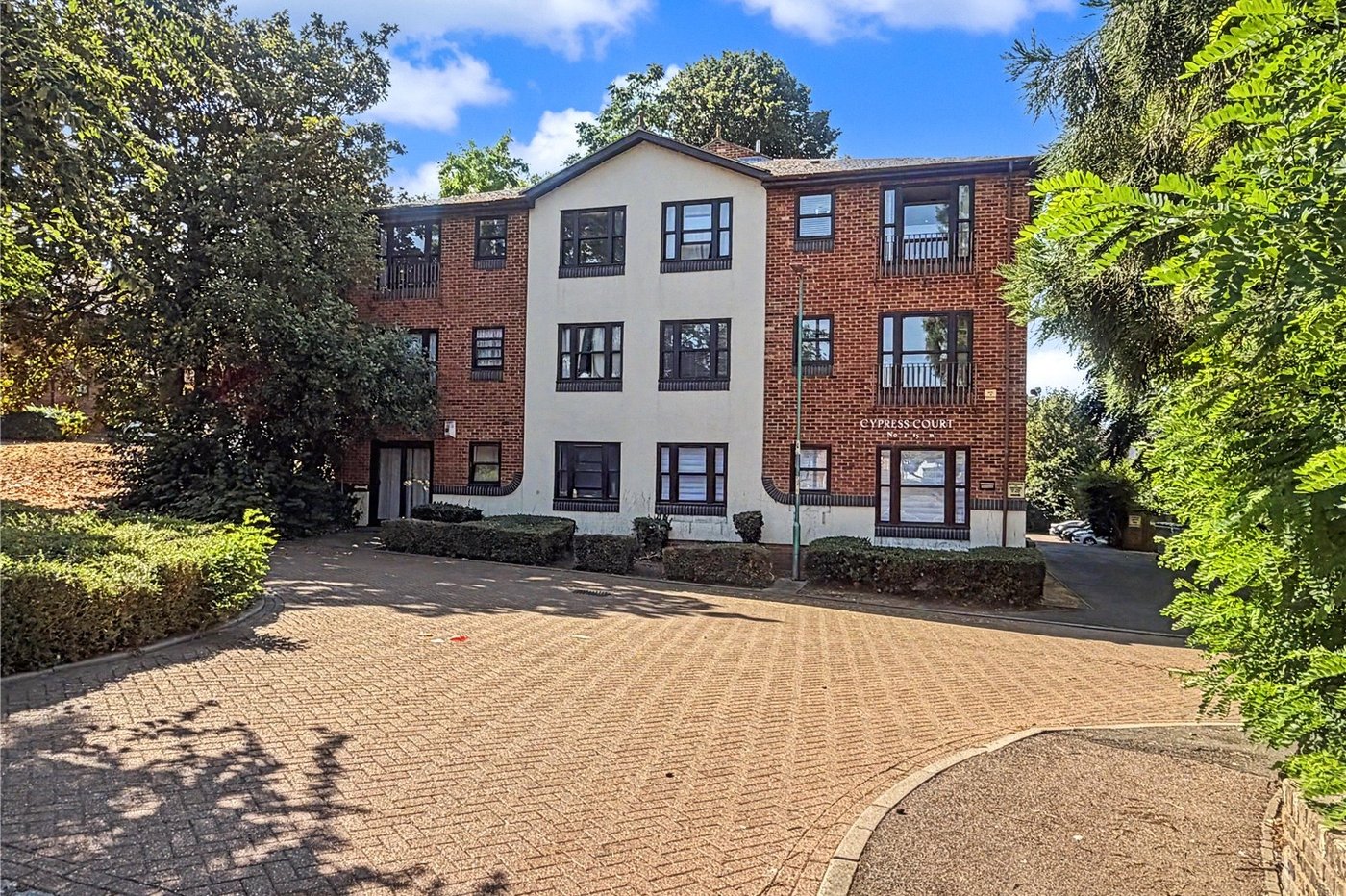 2 bedroom property for sale in Grange Road | Robinson Michael & Jackson