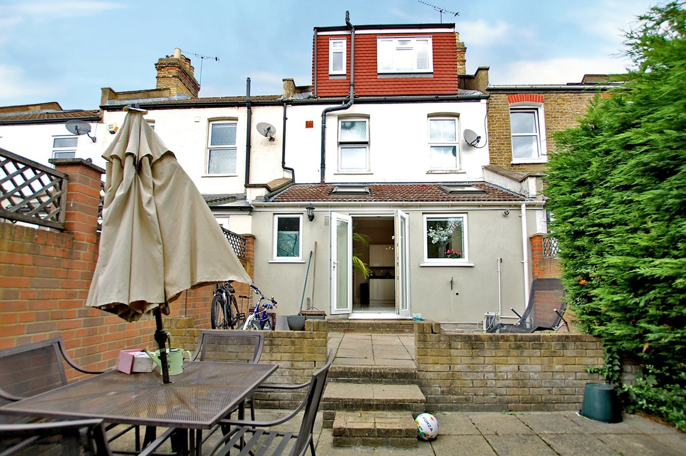 3 bedroom house for sale in Eltham | Robinson Jackson