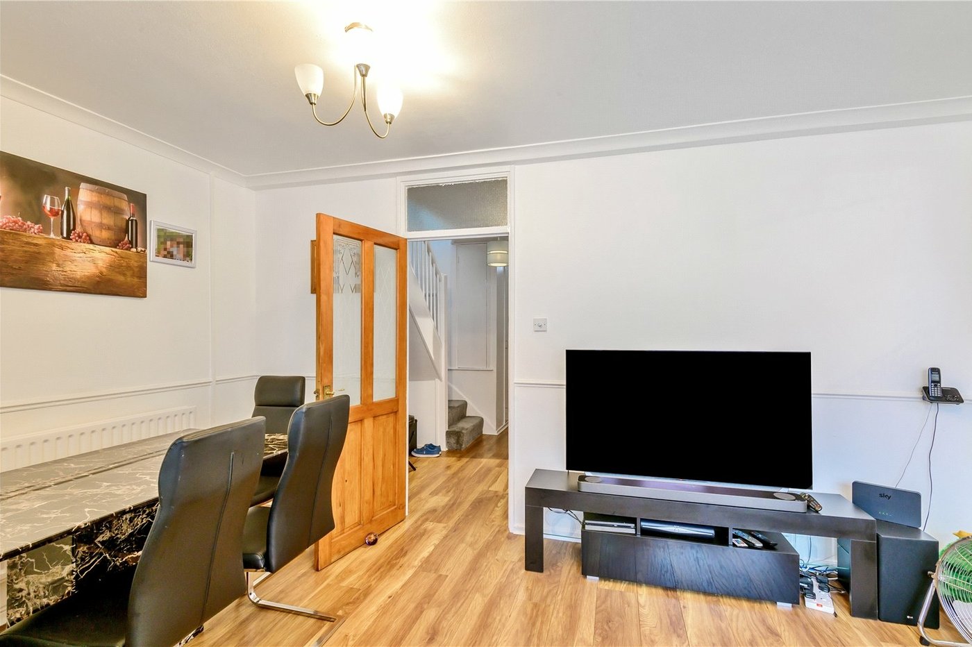 3 bedroom property for sale in London | Robinson Jackson