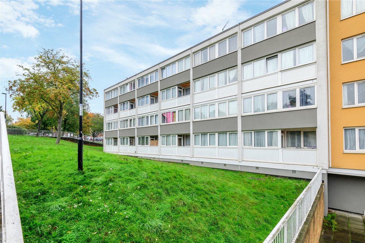 3 bedroom property for sale in London | Robinson Jackson