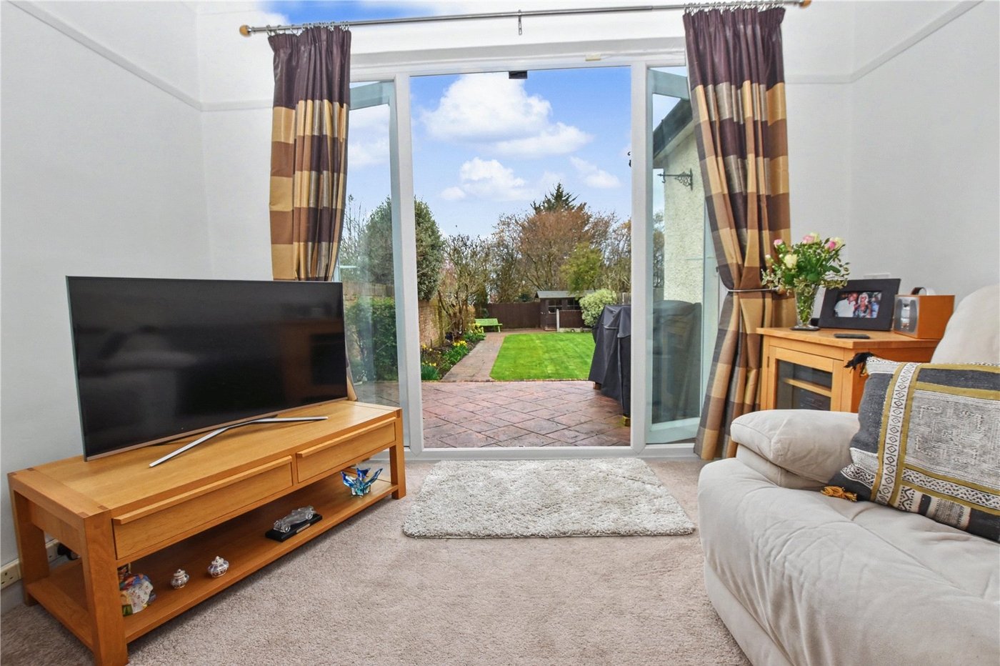 2 bedroom bungalow for sale in Bexleyheath | Robinson Jackson