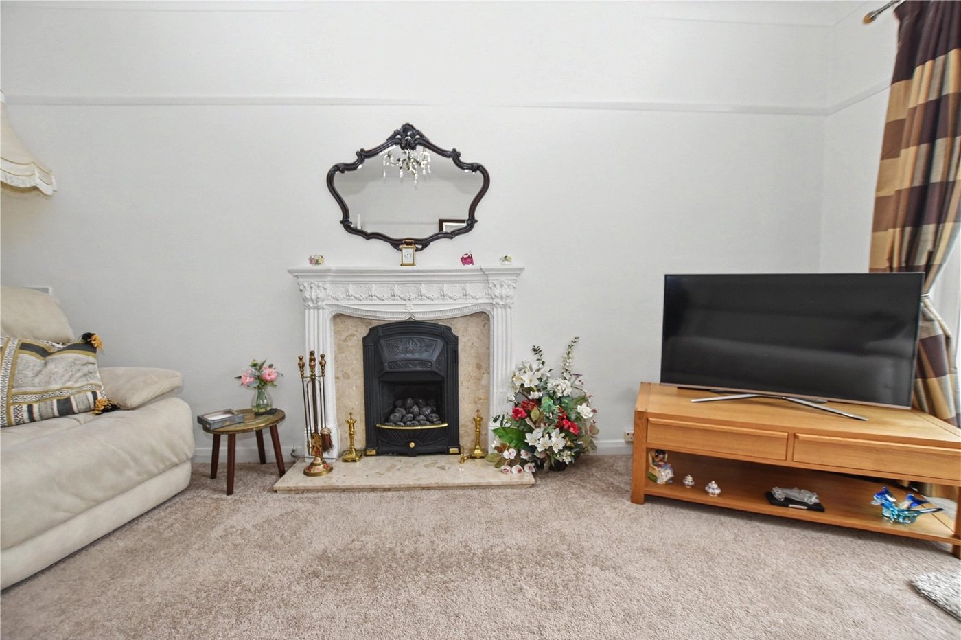 2 bedroom bungalow for sale in Bexleyheath | Robinson Jackson