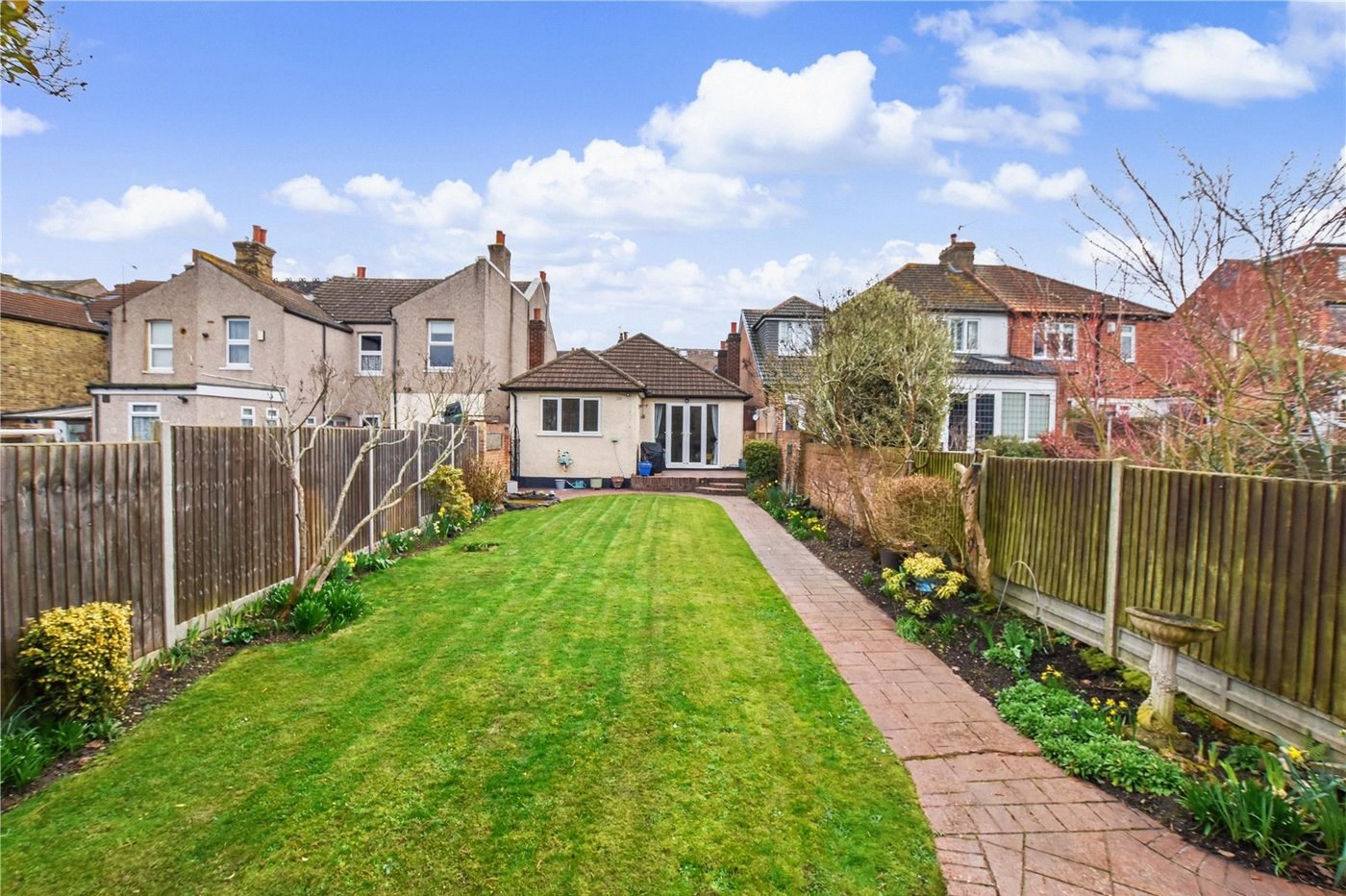 2 bedroom bungalow for sale in Bexleyheath | Robinson Jackson