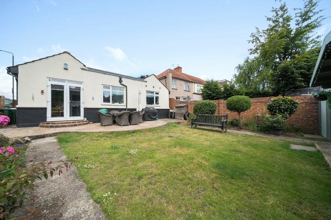 3 bedroom bungalow for sale in Welling | Robinson Jackson