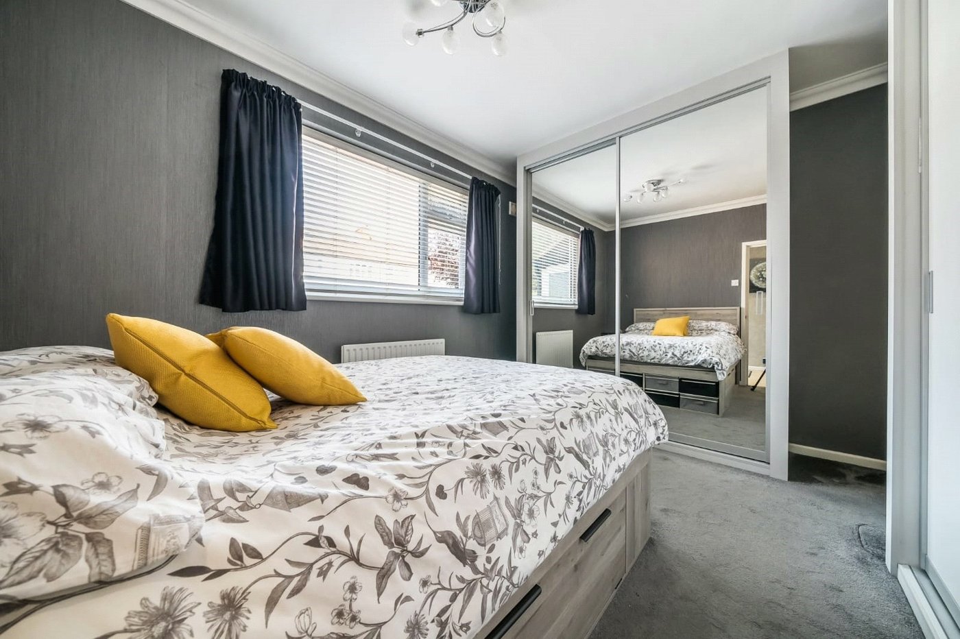 3 bedroom bungalow for sale in Welling | Robinson Jackson