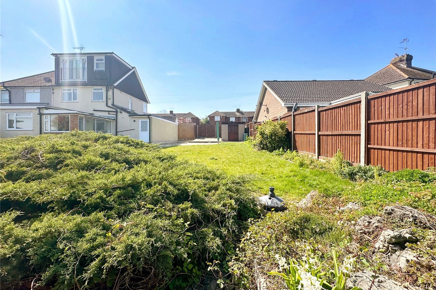 2 bedroom property for sale in Rainham | Robinson Michael & Jackson