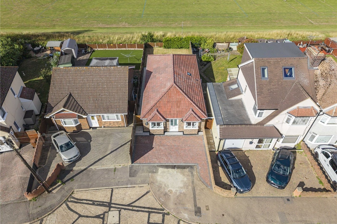 3 bedroom bungalow for sale in Rainham | Robinson Michael & Jackson