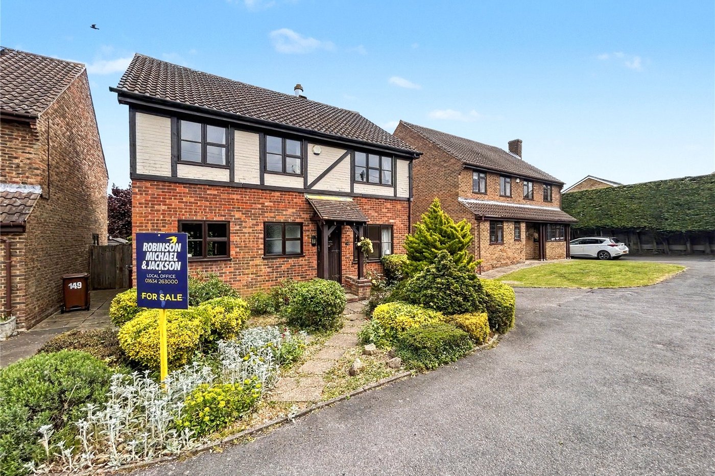 4 bedroom house for sale in Darland | Robinson Michael & Jackson