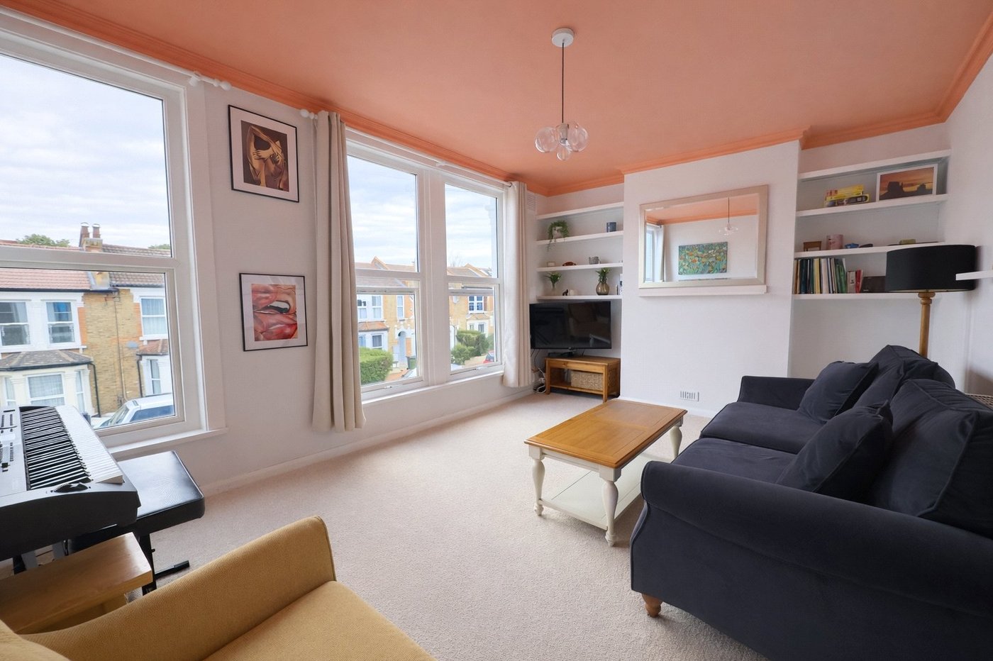 1 bedroom property for sale in London | Robinson Jackson