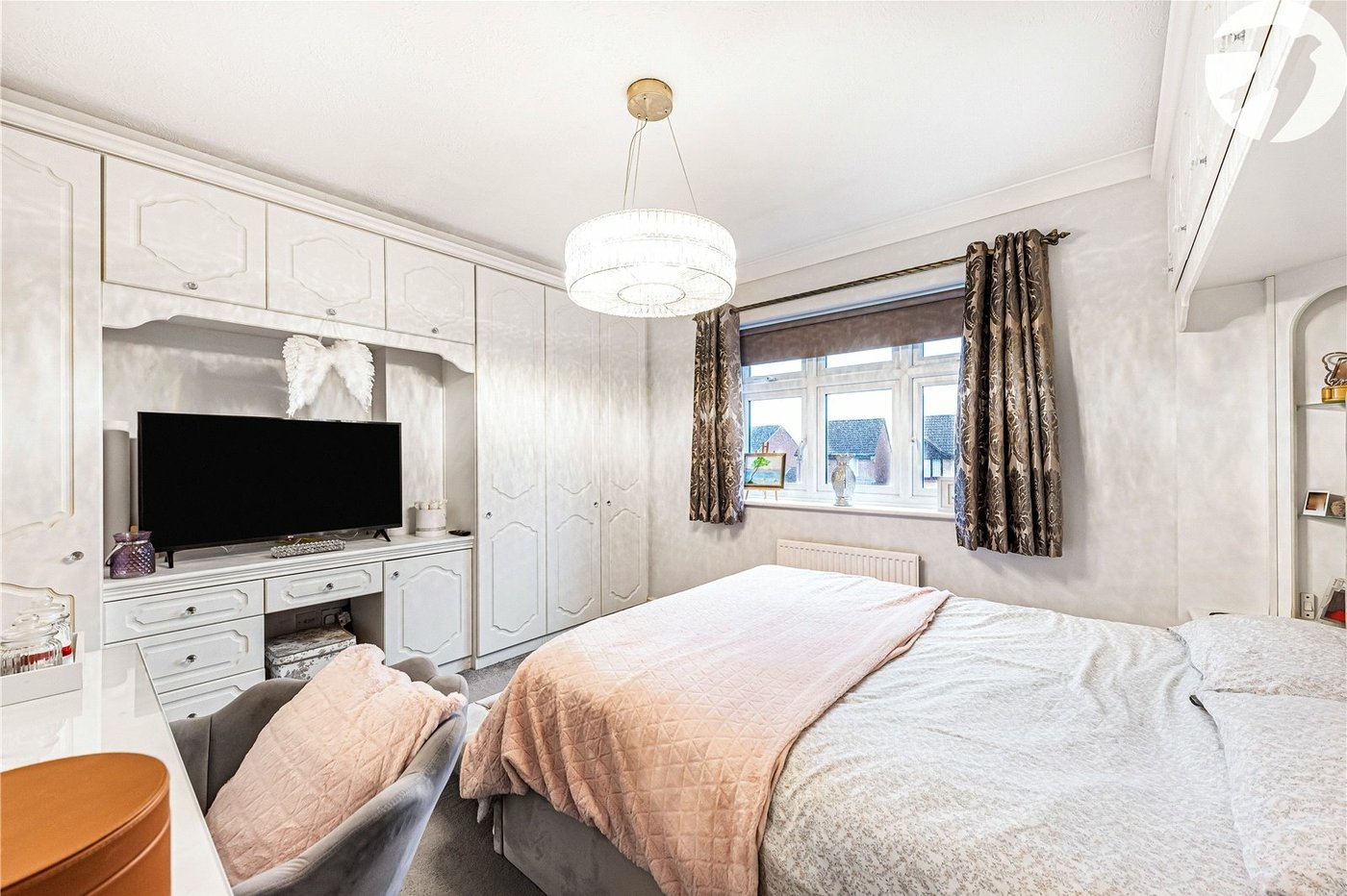 5 bedroom house for sale in Greenhithe | Robinson Jackson