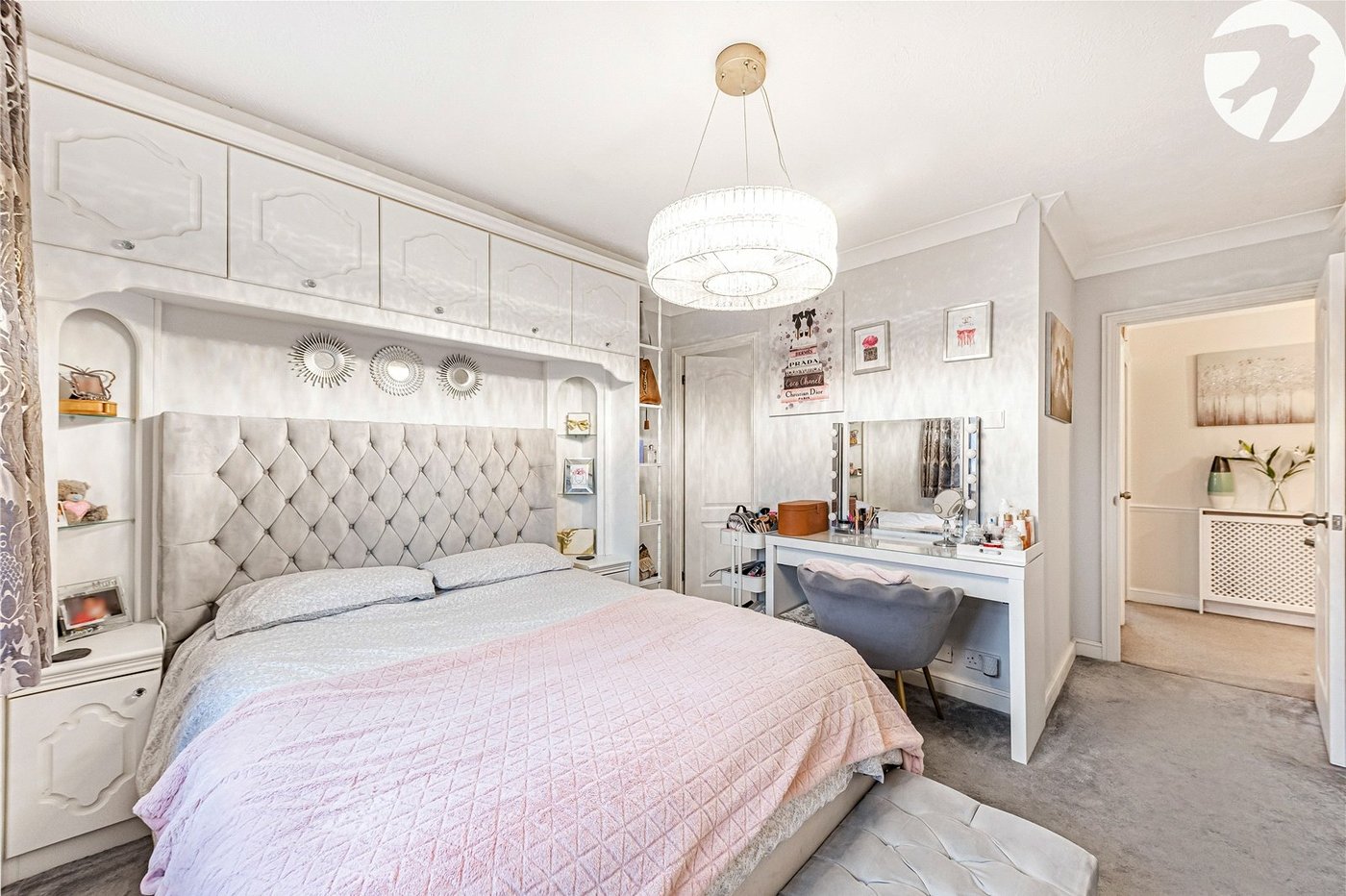 5 bedroom house for sale in Greenhithe | Robinson Jackson