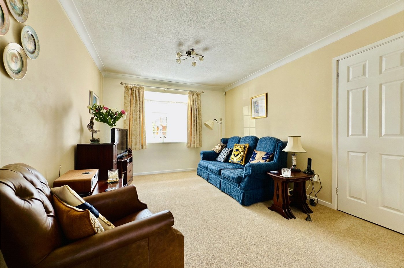 4 bedroom house for sale in Hextable | Robinson Jackson