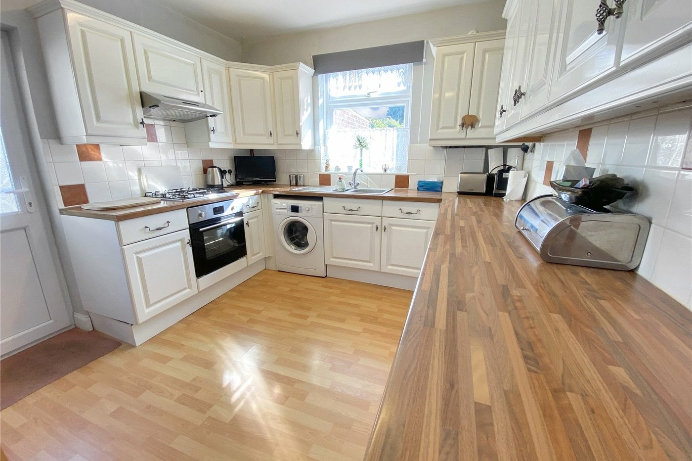 2 bedroom bungalow for sale in Blackfen | Robinson Jackson