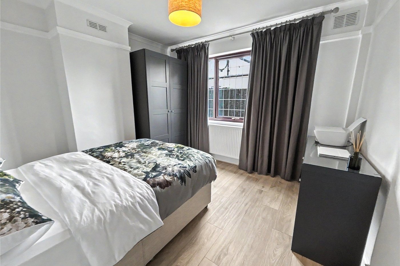 2 bedroom bungalow for sale in Sidcup | Robinson Jackson