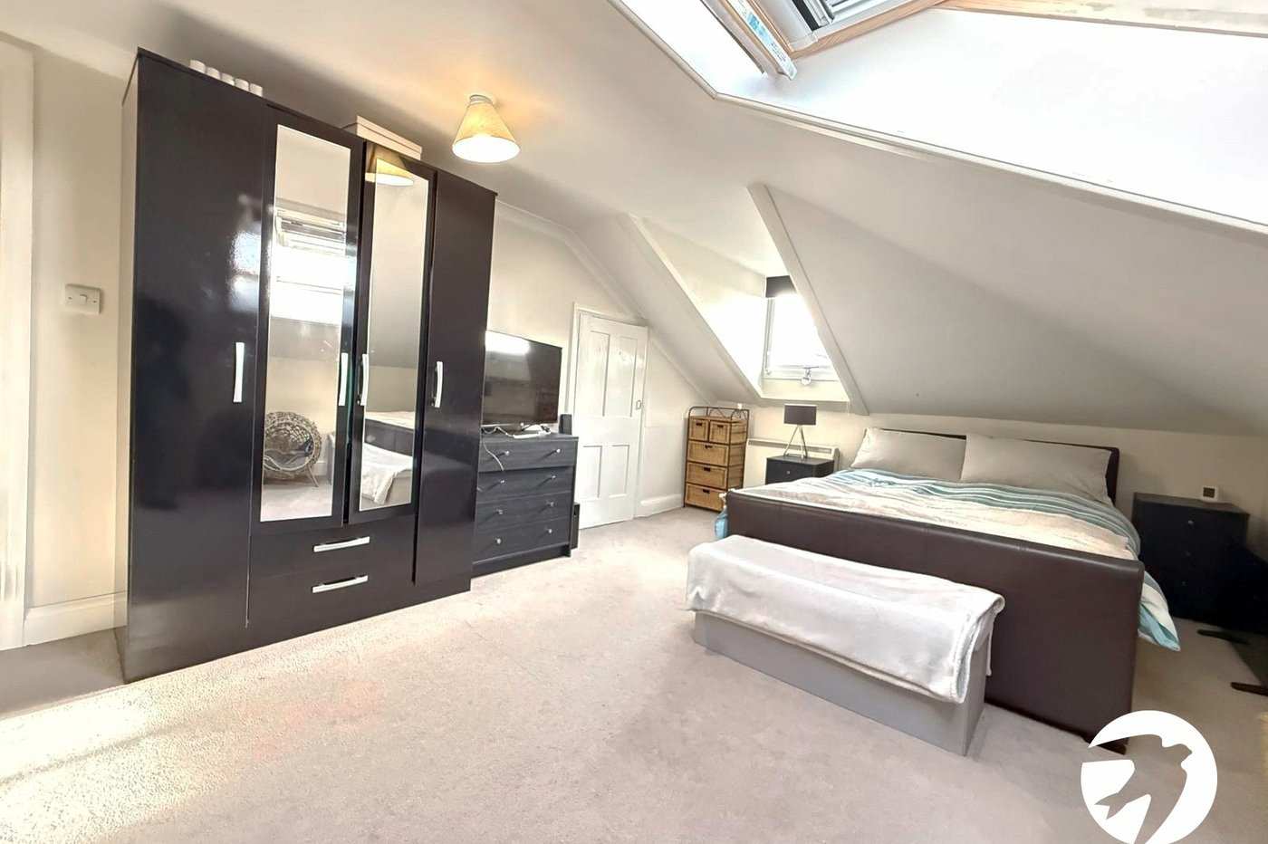 2 bedroom property for sale in London | Robinson Jackson
