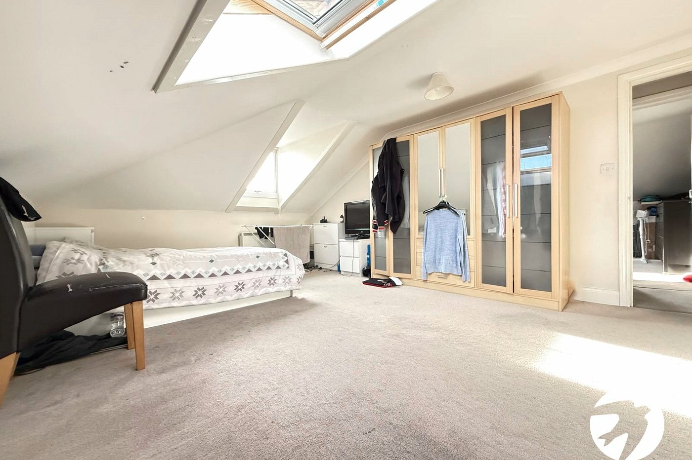 2 bedroom property for sale in London | Robinson Jackson