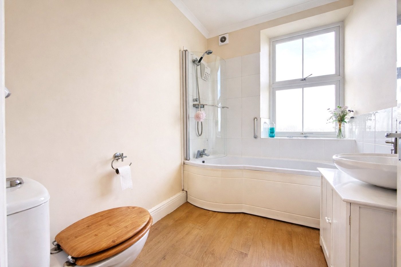 2 bedroom property for sale in London | Robinson Jackson