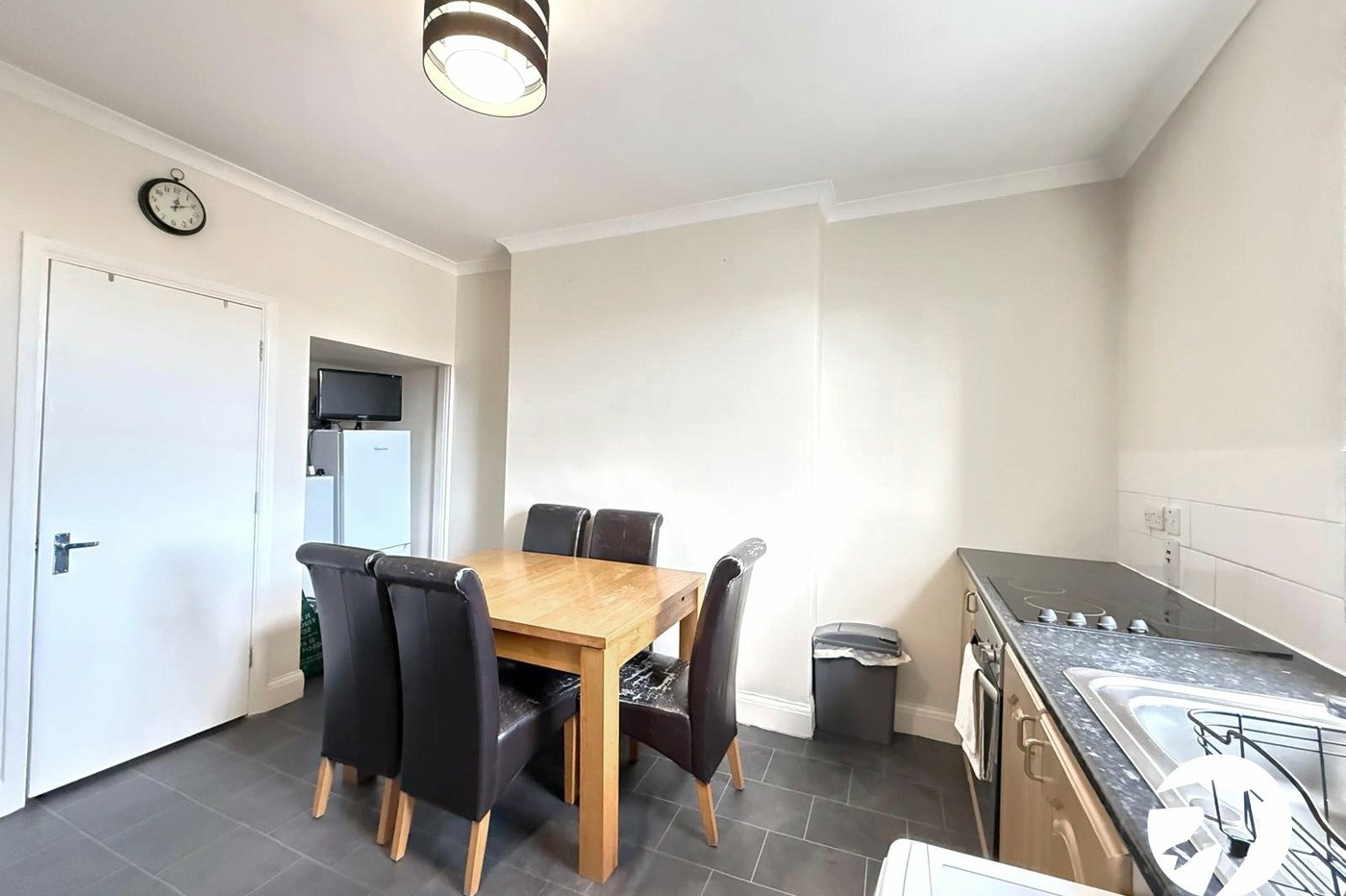 2 bedroom property for sale in London | Robinson Jackson