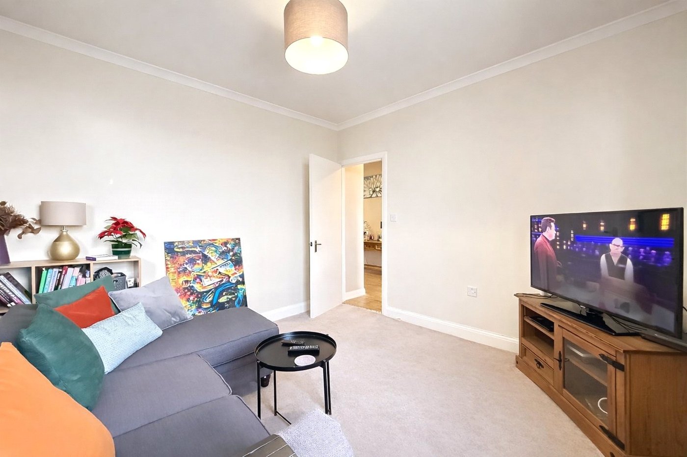 2 bedroom property for sale in London | Robinson Jackson