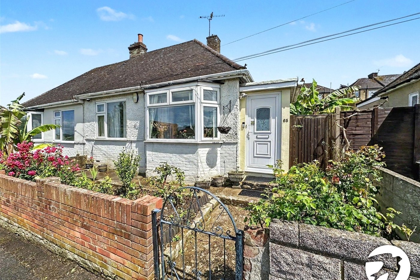 2 bedroom bungalow for sale in Rochester | Robinson Michael & Jackson