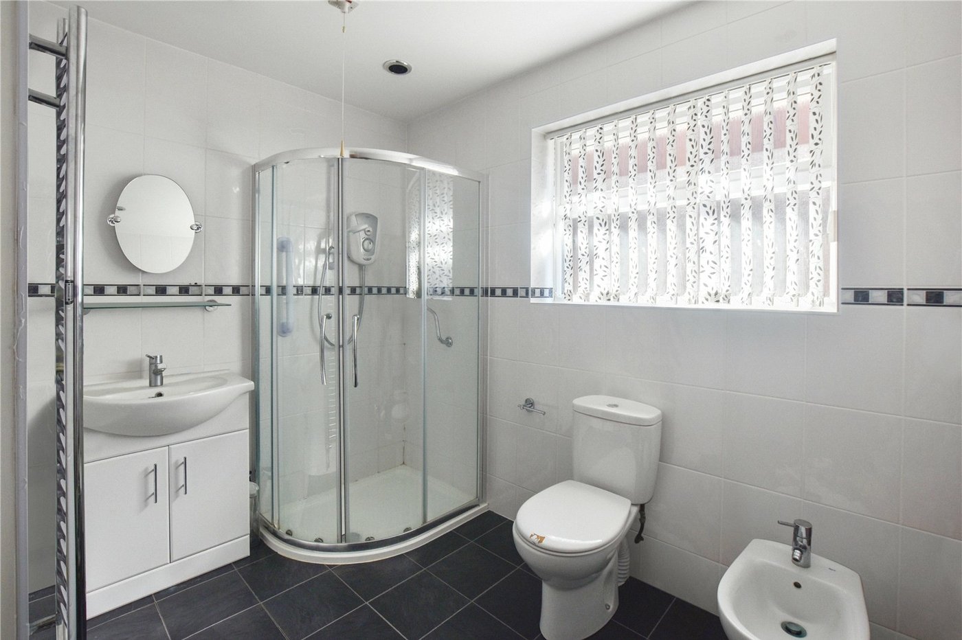 2 bedroom bungalow for sale in Dartford | Robinson Jackson