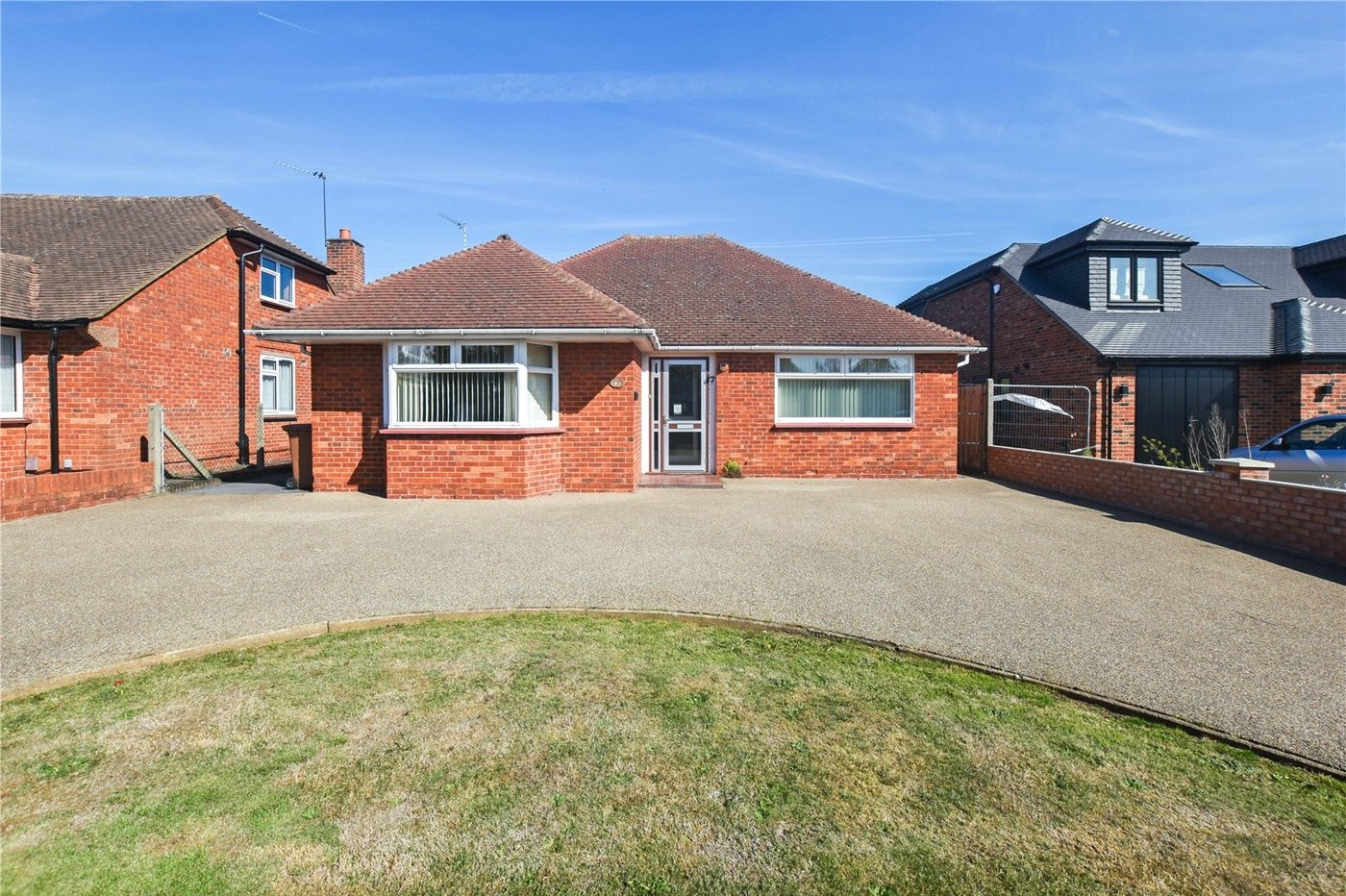 2 bedroom bungalow for sale in Dartford | Robinson Jackson