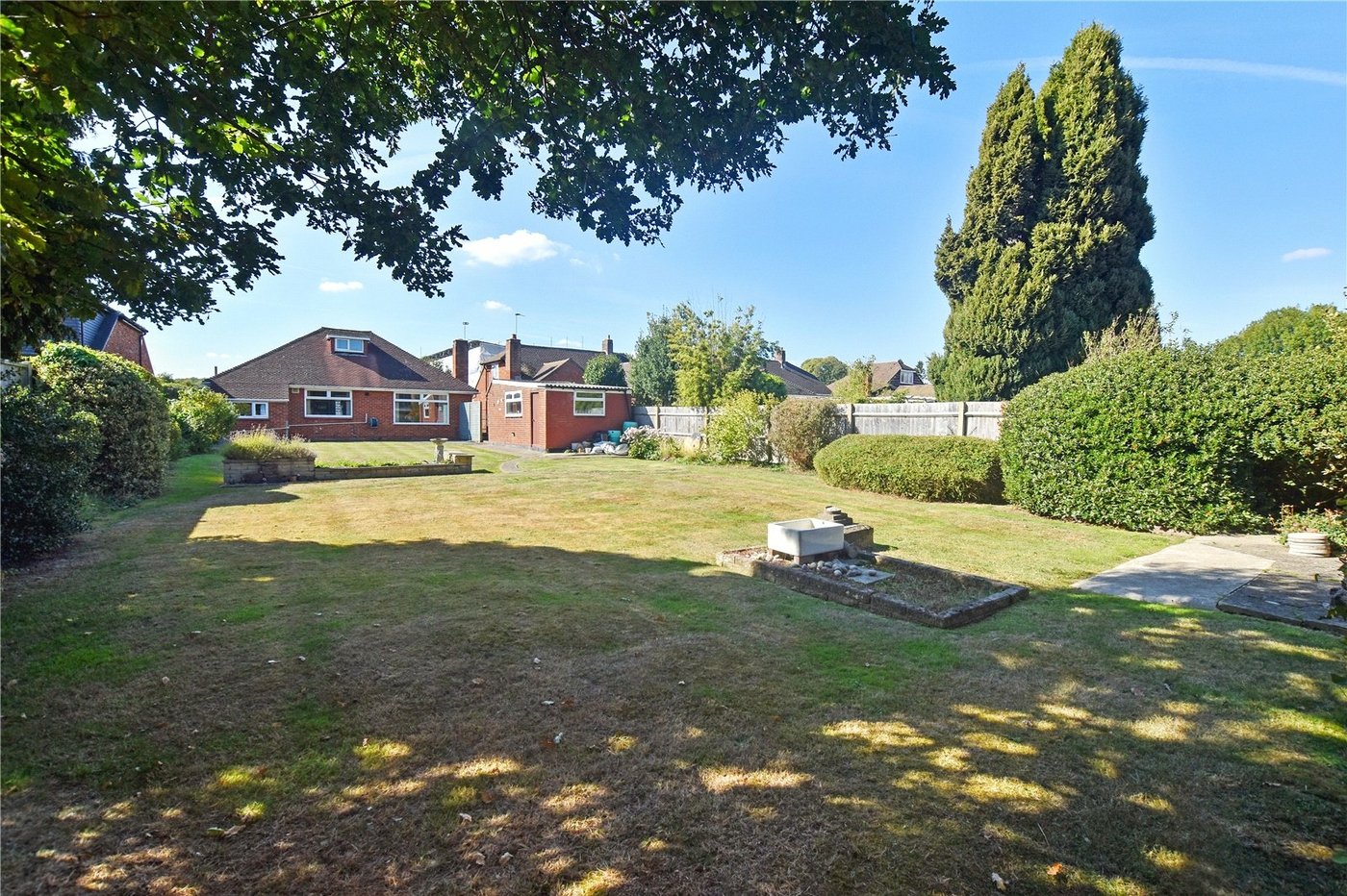 2 bedroom bungalow for sale in Dartford | Robinson Jackson