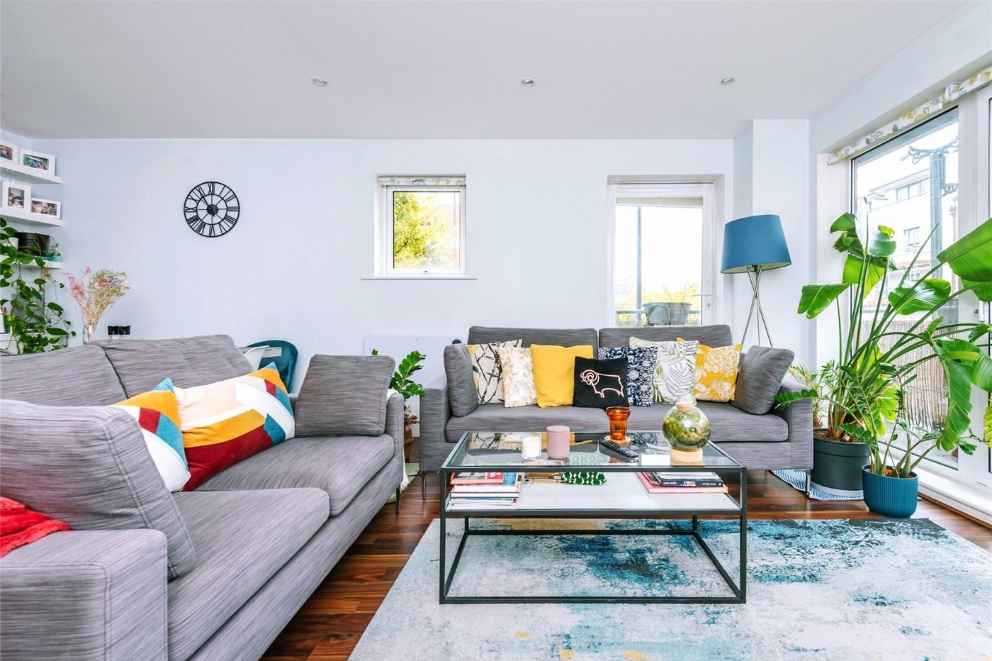 2 bedroom property for sale in London | Robinson Jackson