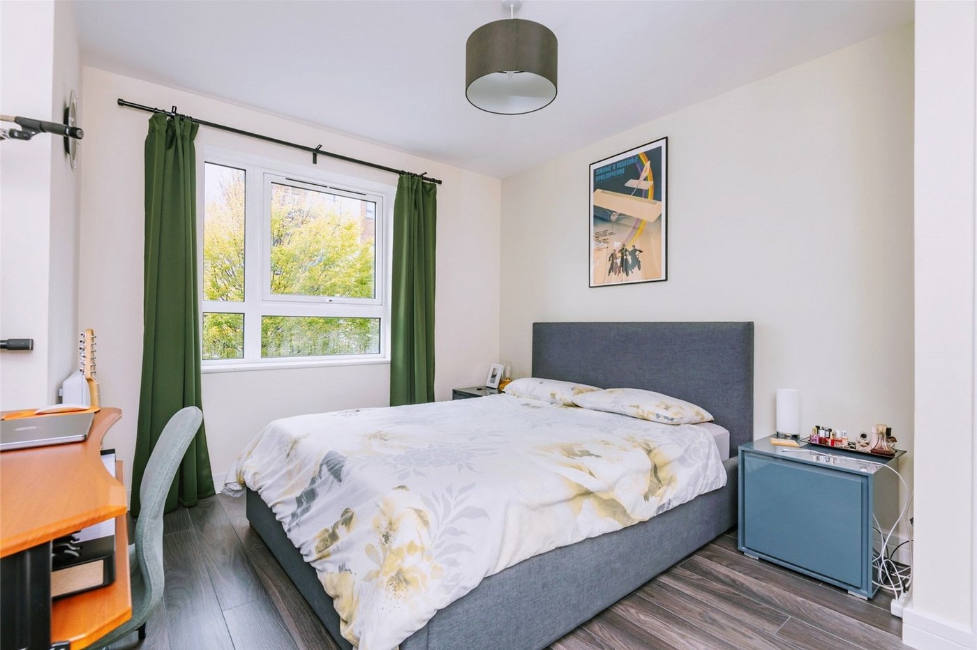 2 bedroom property for sale in London | Robinson Jackson