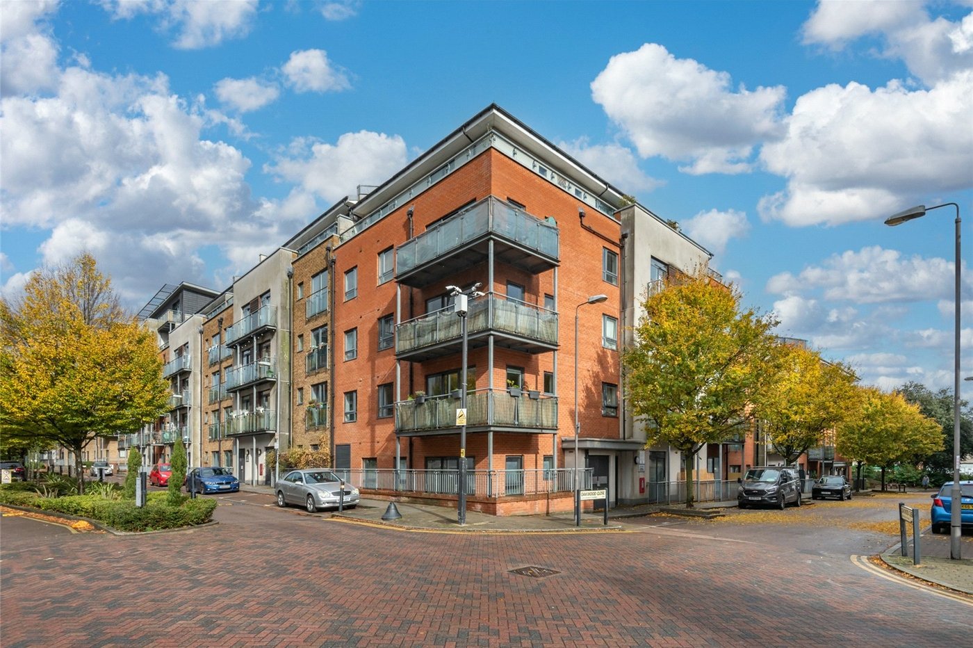 2 bedroom property for sale in London | Robinson Jackson