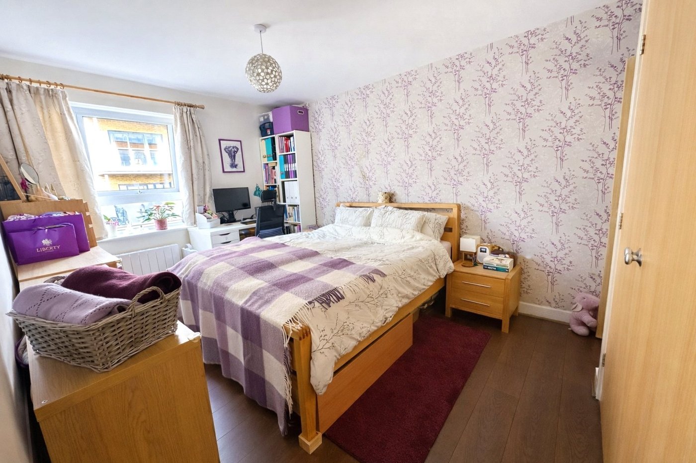 2 bedroom property for sale in London | Robinson Jackson