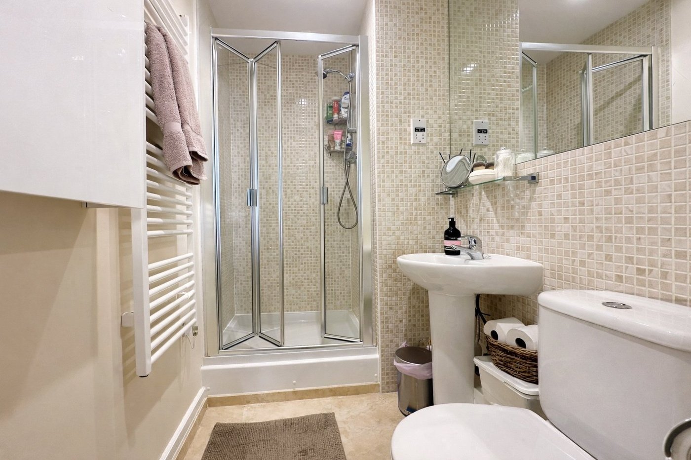 2 bedroom property for sale in London | Robinson Jackson