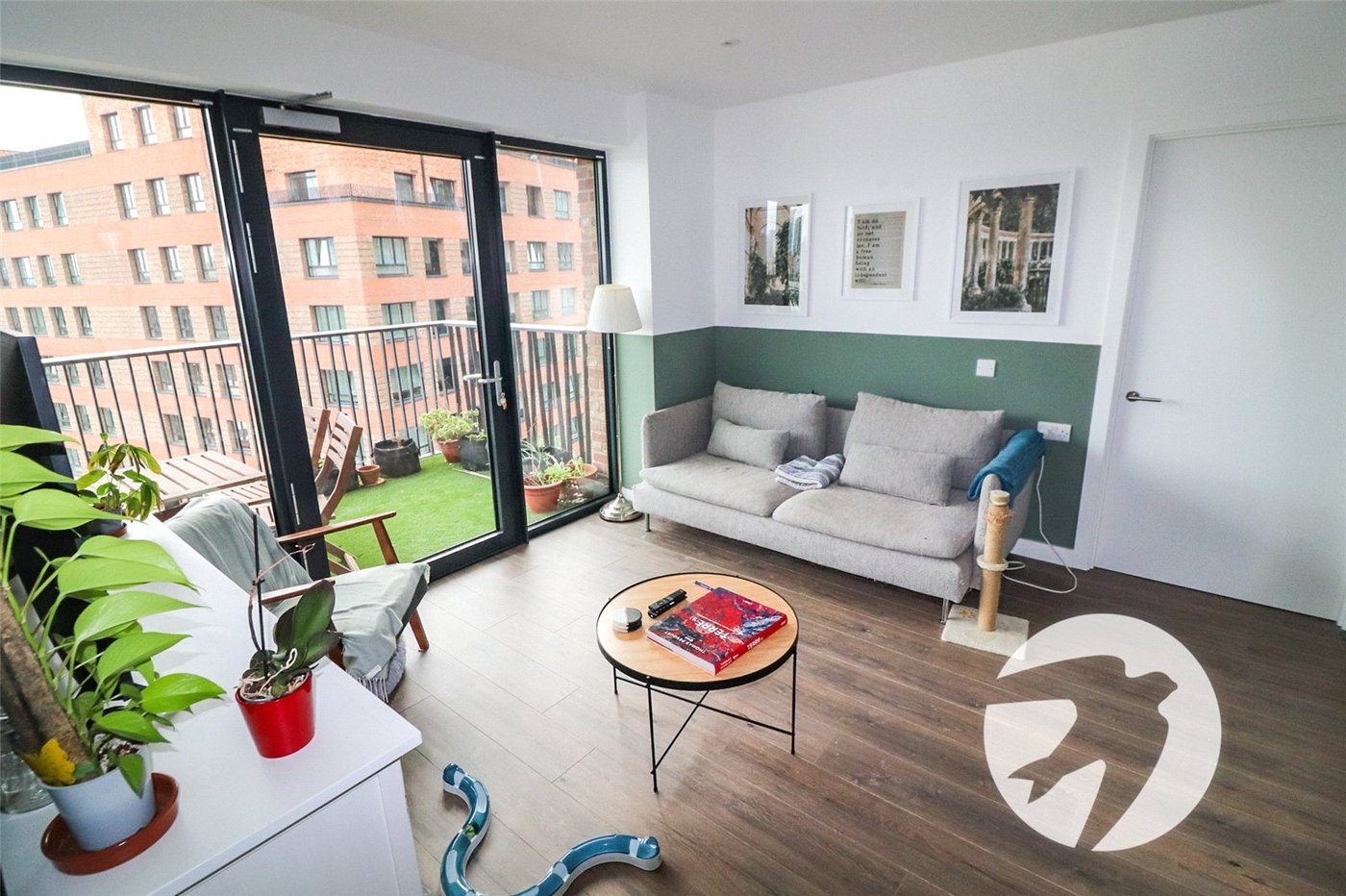 2 bedroom property for sale in London | Robinson Jackson