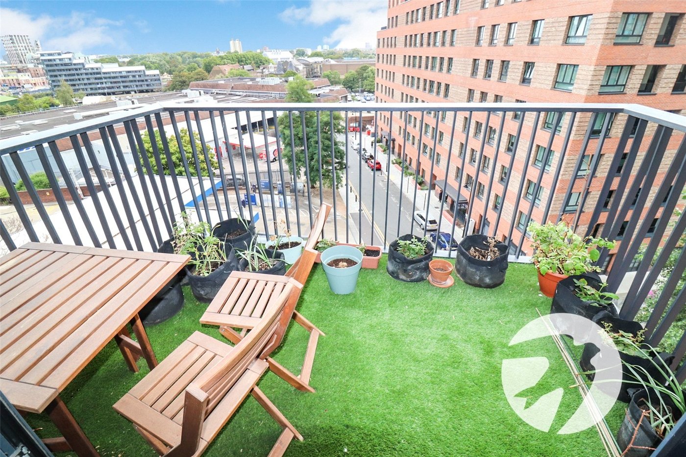 2 bedroom property for sale in London | Robinson Jackson