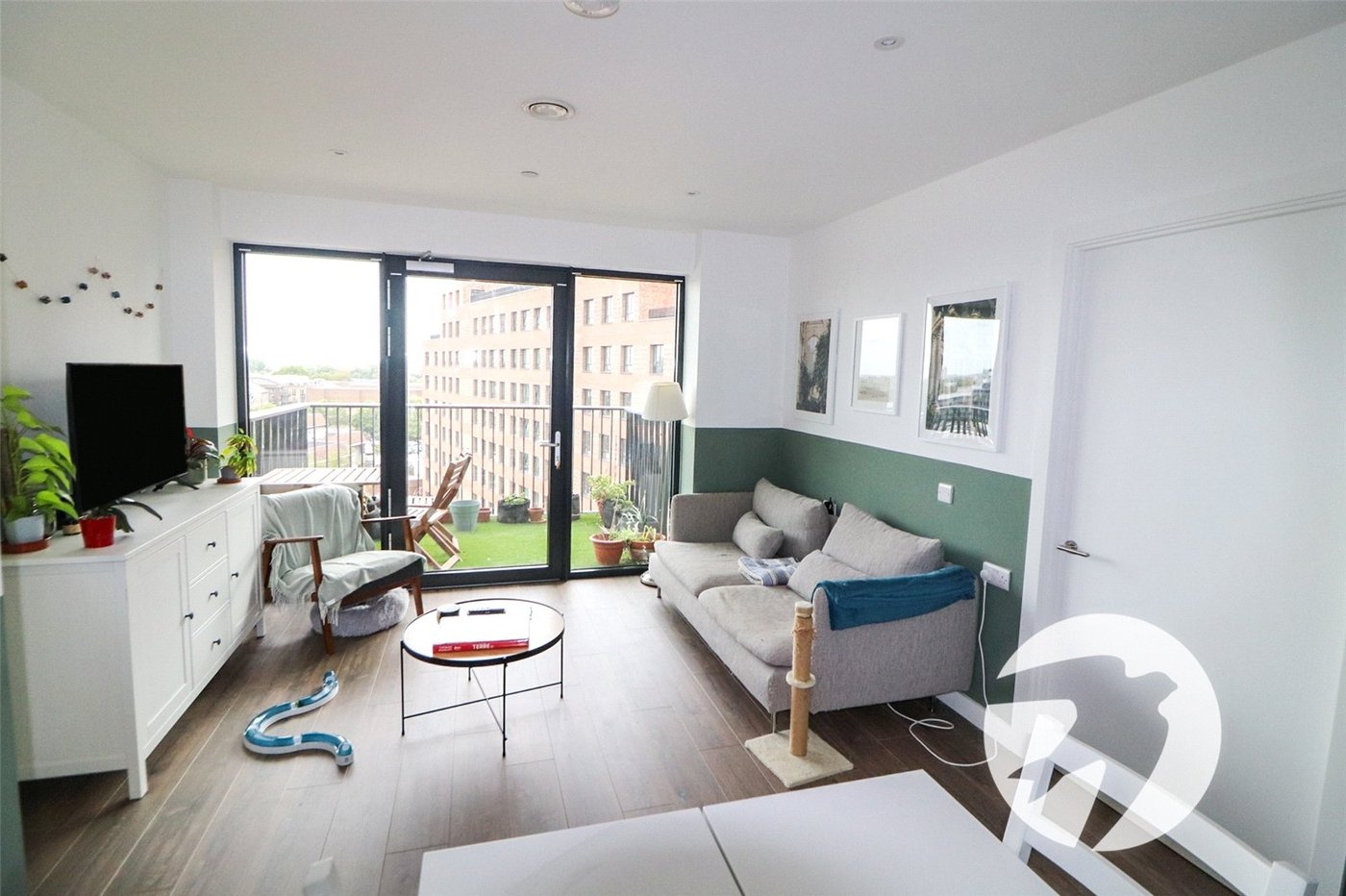 2 bedroom property for sale in London | Robinson Jackson