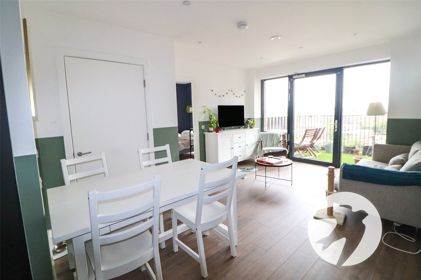 2 bedroom property for sale in London | Robinson Jackson