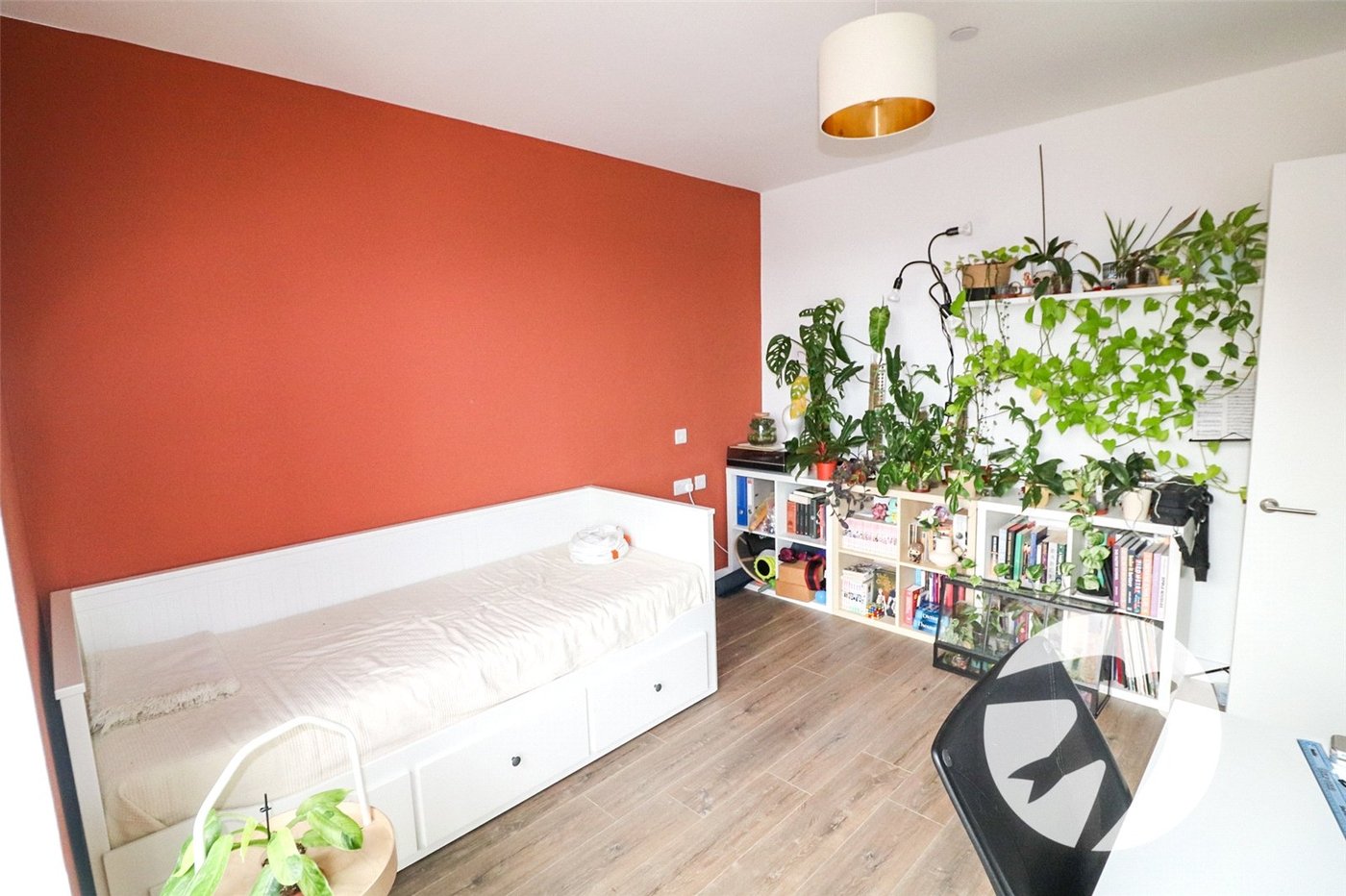 2 bedroom property for sale in London | Robinson Jackson
