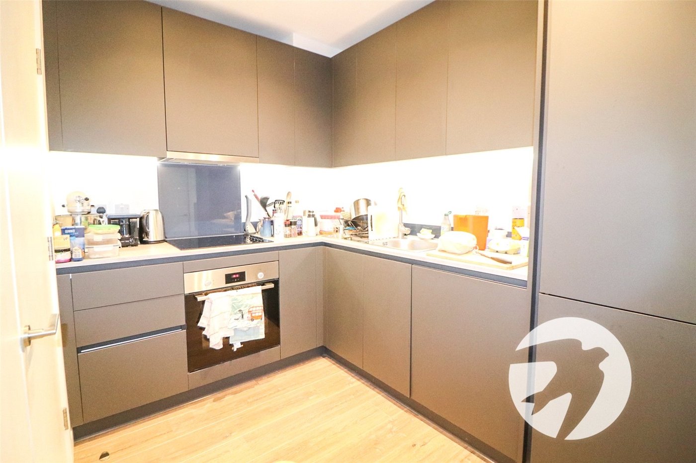 2 bedroom property for sale in London | Robinson Jackson