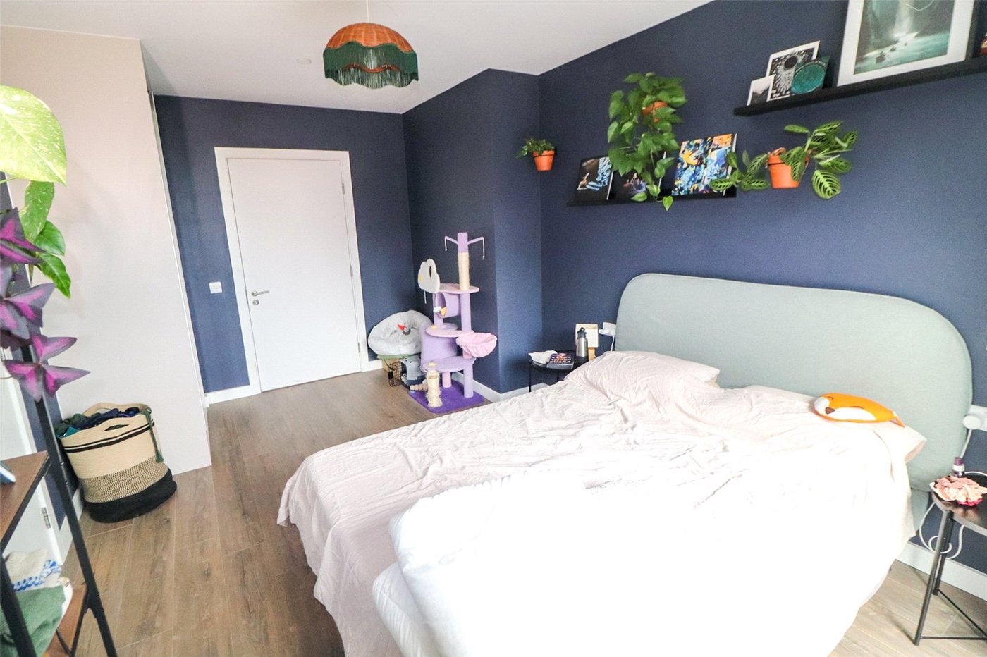 2 bedroom property for sale in London | Robinson Jackson