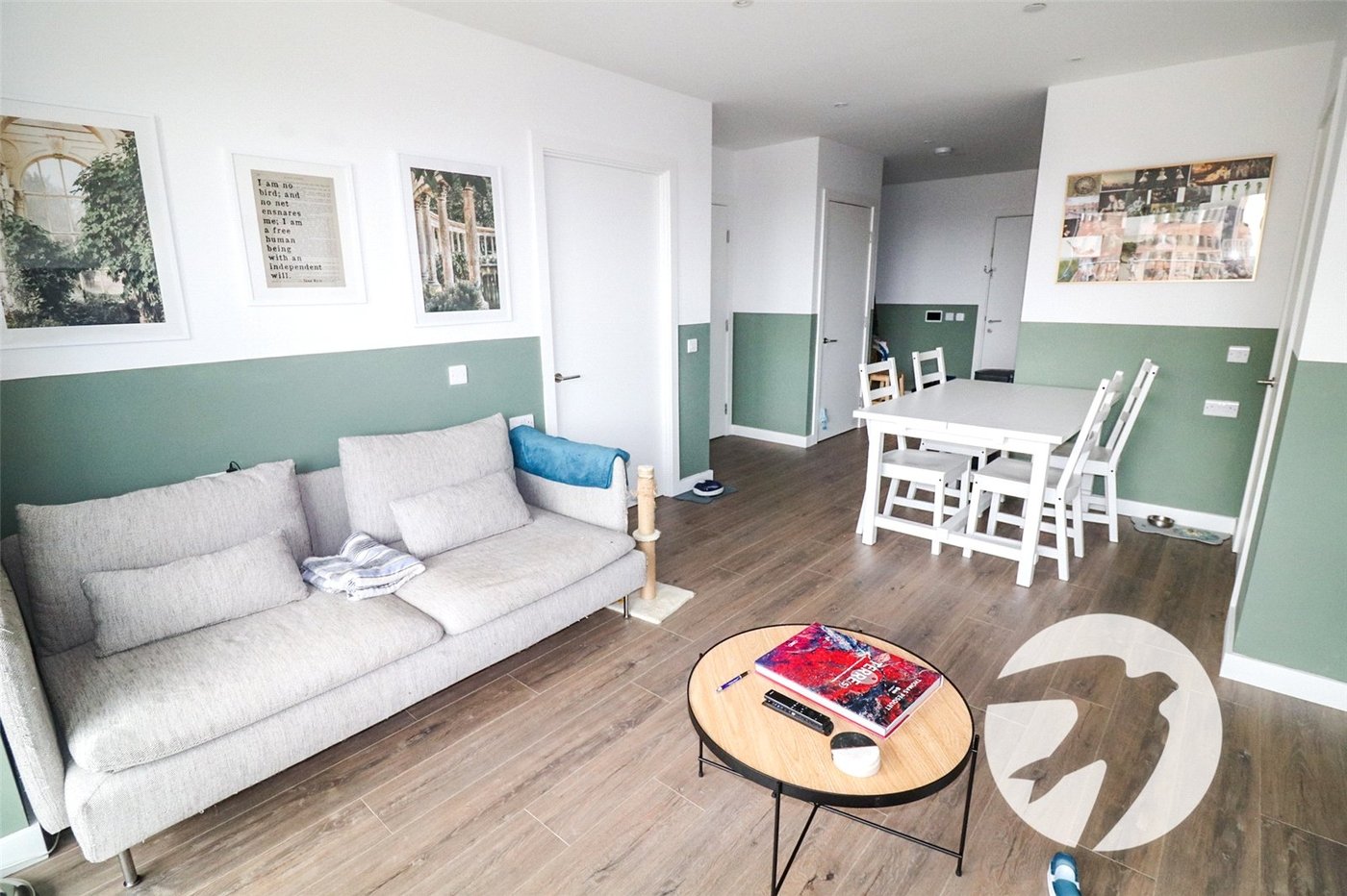 2 bedroom property for sale in London | Robinson Jackson