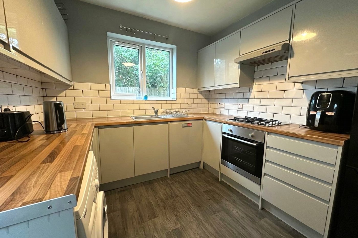 3 bedroom house for sale in London | Robinson Jackson