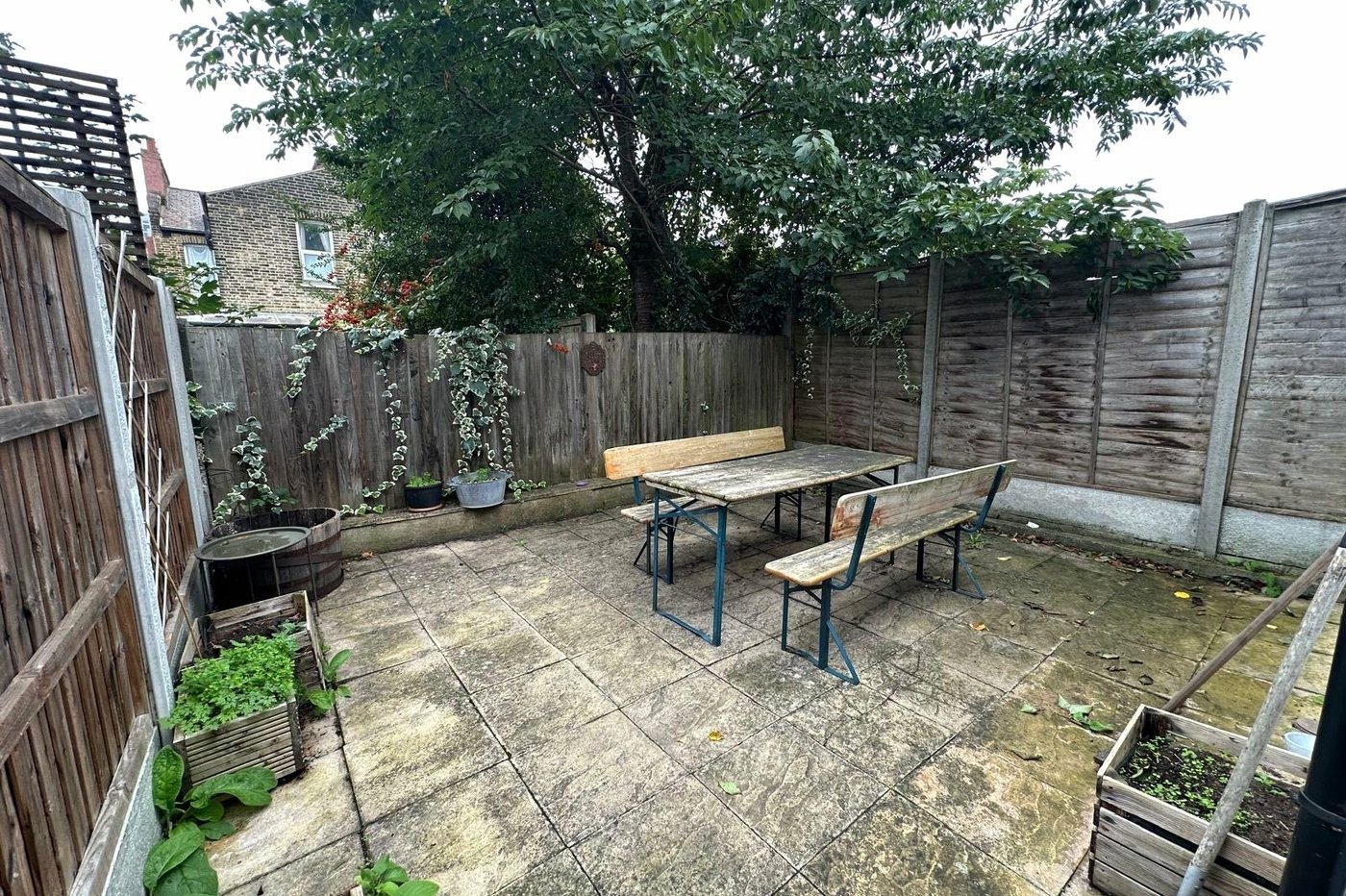 3 bedroom house for sale in London | Robinson Jackson