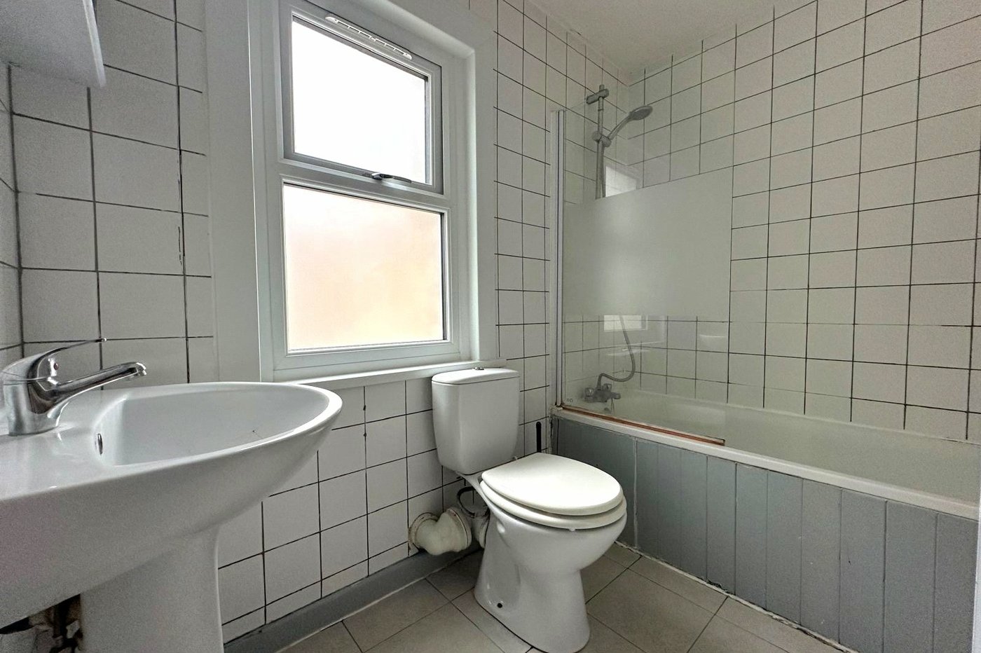 3 bedroom house for sale in London | Robinson Jackson