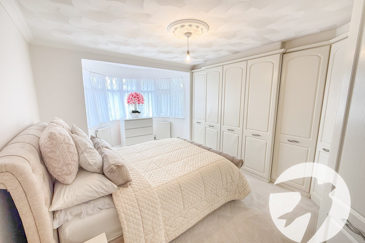4 bedroom house for sale in London | Robinson Jackson