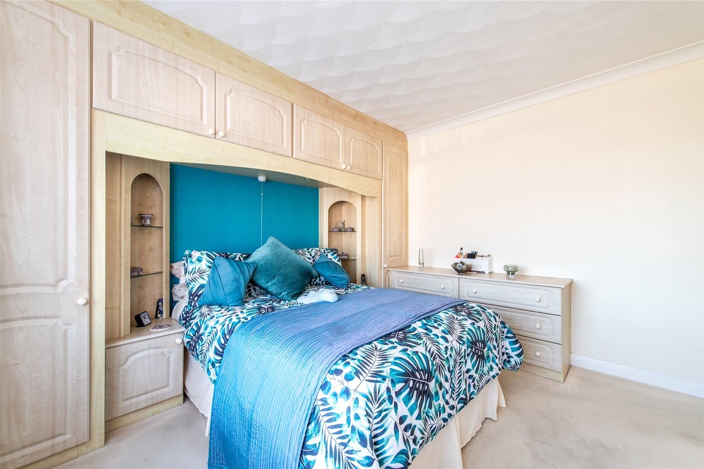 2 bedroom bungalow for sale in Gravesend | Robinson Michael & Jackson