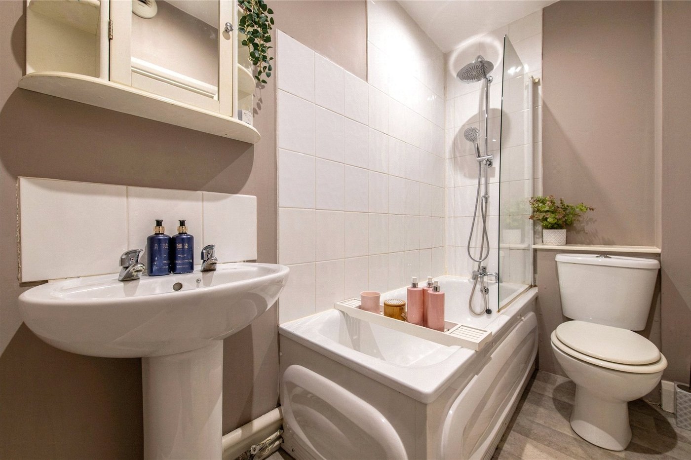 1 bedroom property for sale in Northfleet | Robinson Michael & Jackson