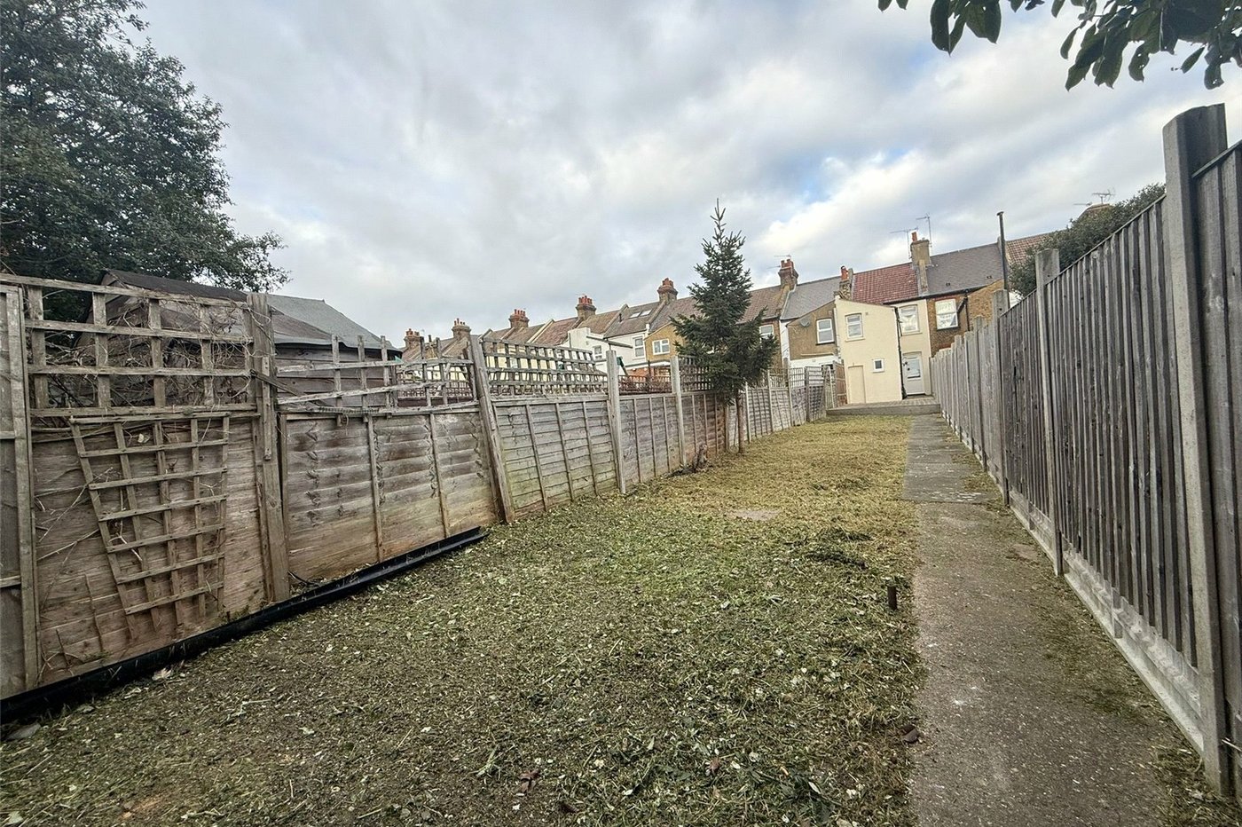 2 bedroom house for sale in Northfleet | Robinson Michael & Jackson