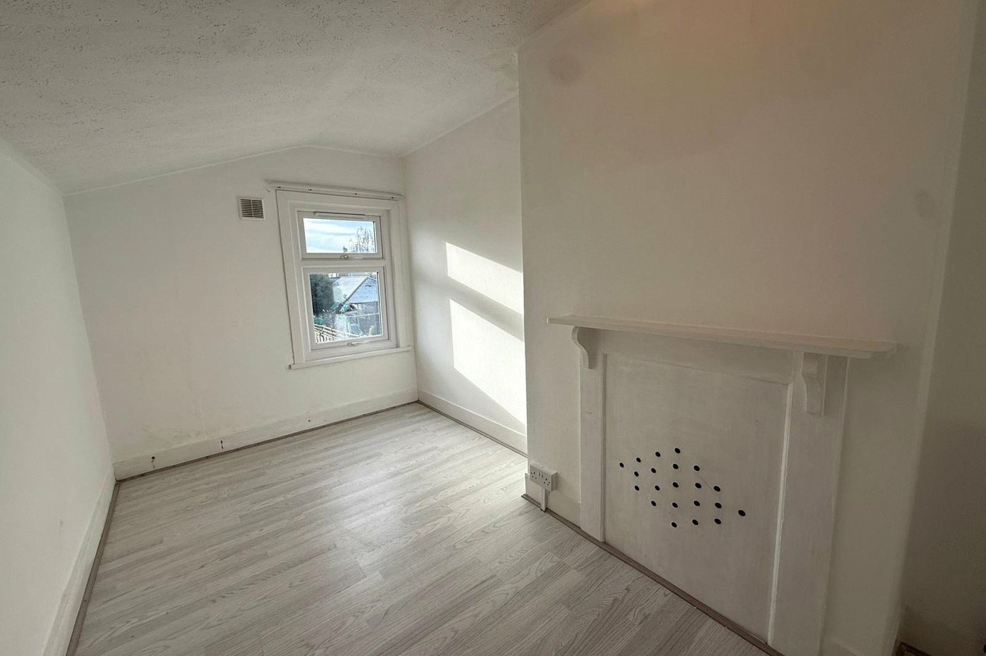 2 bedroom house for sale in Northfleet | Robinson Michael & Jackson