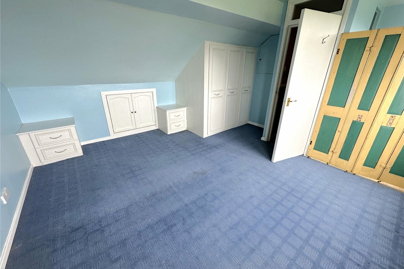 4 bedroom house for sale in London | Robinson Jackson